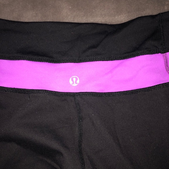 Ladies lululemon capris - Picture 2 of 3